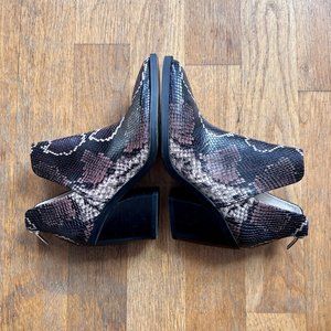 Stylish Snake Print Ankle Boots